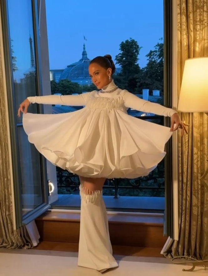 Jennifer Lopez w sukni Stephane'a Rollanda