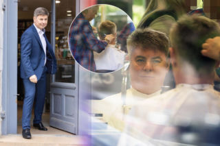 Szef kancelarii premiera dopracował każdy włos. Aż 40 minut w fotelu. Zobacz zdjęcia!