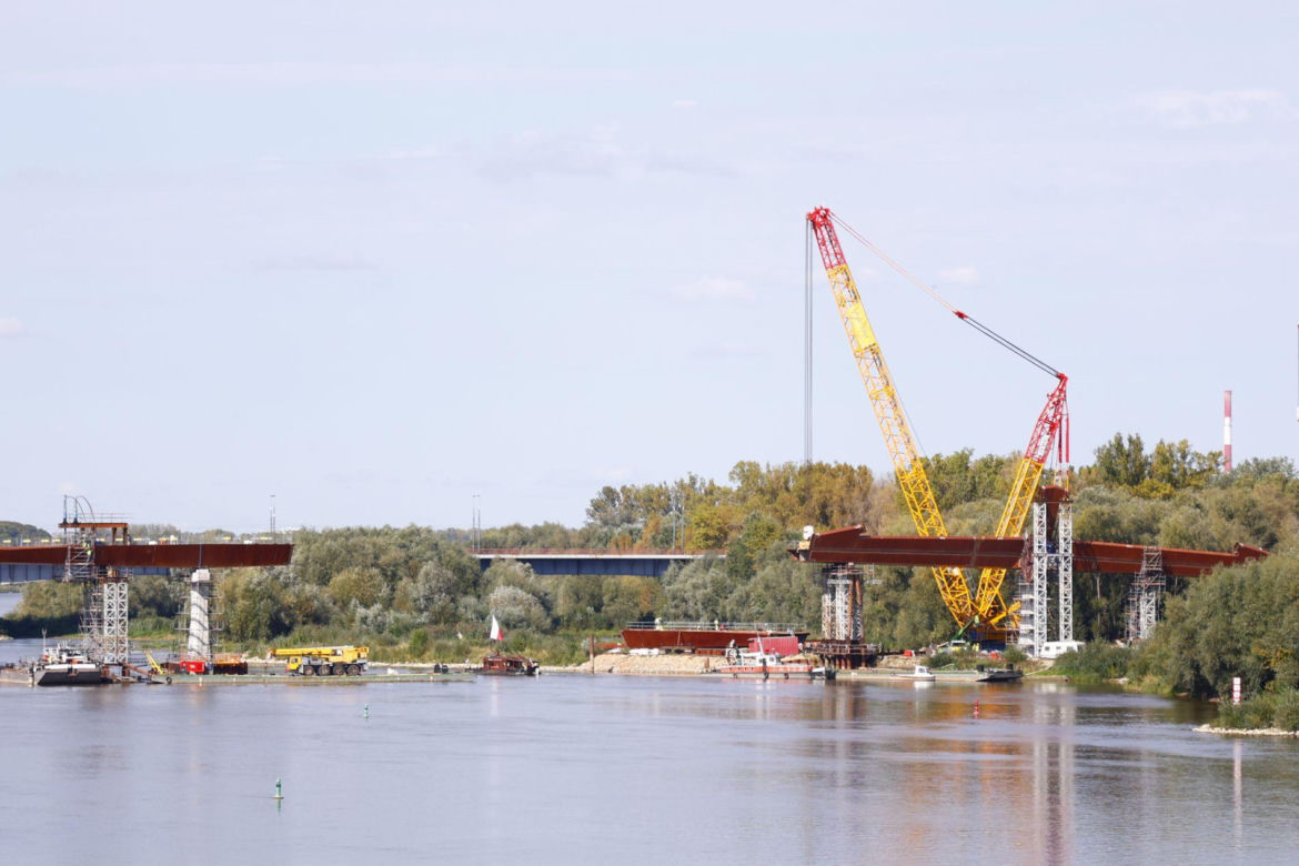 Budowa przeprawy przez Wisłę w Warszawie dla pieszych i rowerzystów
