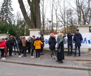 VI LO murem za Bartoszem Bielenią
