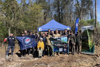 Policjanci z IPA rejonu siedleckiego zasadzili las w Golicach