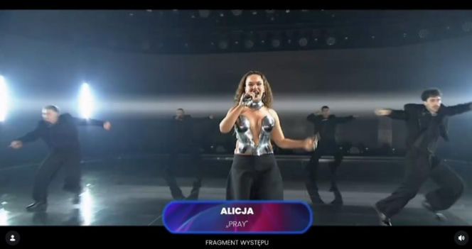 Alicja Szemplińska - "Pray"