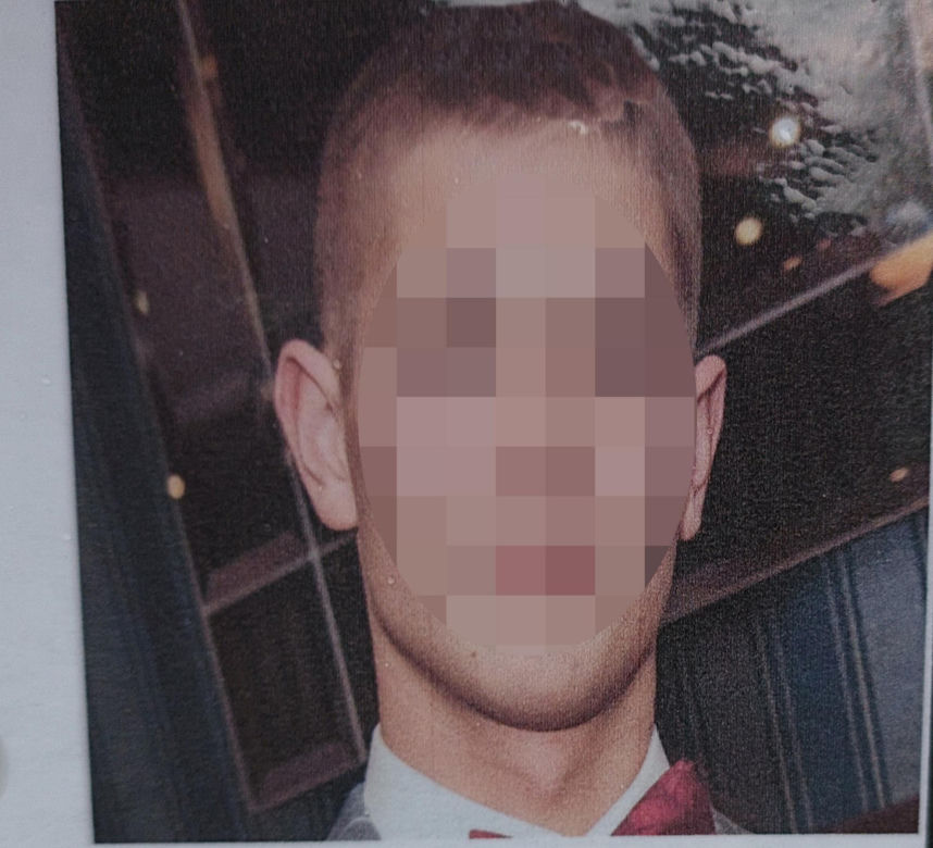 Kamil roztrzaskał się na drzewie gdy jechał do dziewczyny. Na jego pogrzebie płakały tłumy