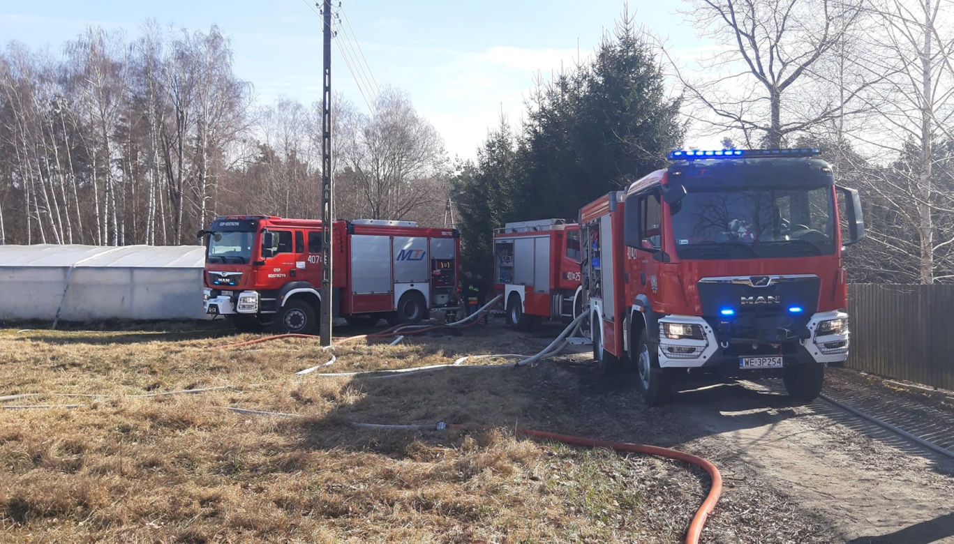 Dom jednorodzinny zawalił się pod Białobrzegami! W środku martwy mężczyzna [ZDJECIA]
