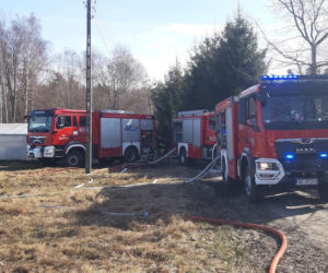 Dom jednorodzinny zawalił się pod Białobrzegami! W środku martwy mężczyzna [ZDJECIA]
