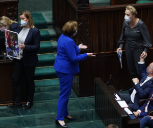 38. posiedzenie Sejmu IX kadencji; Rozpatrzenie wniosku Prezydenta ws. przedłużenia stanu wyjątkowego 