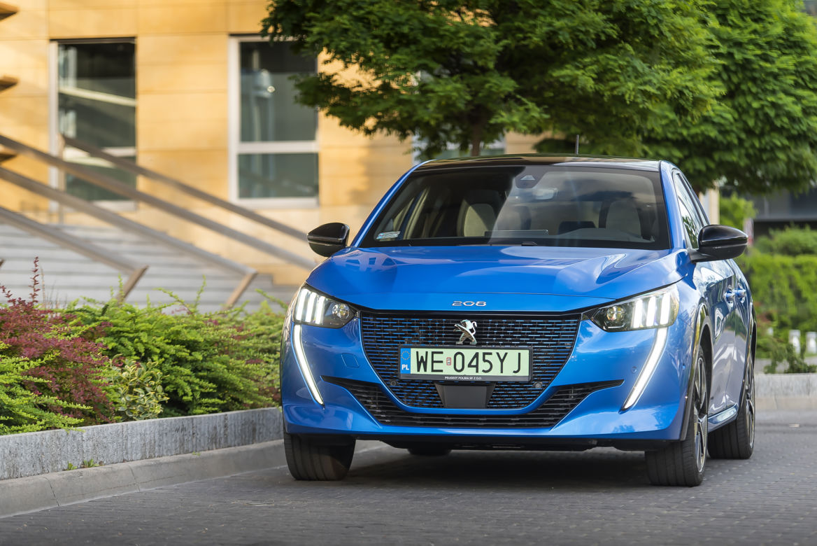 Peugeot e-208 GT