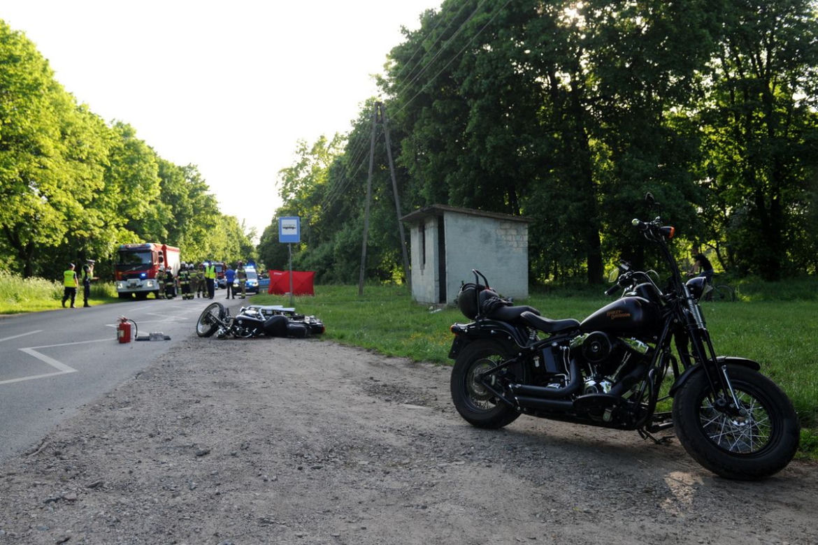 Tragiczne potrącenie motocyklisty pod Lipnem. 57-latek zginął na miejscu [ZDJĘCIA]