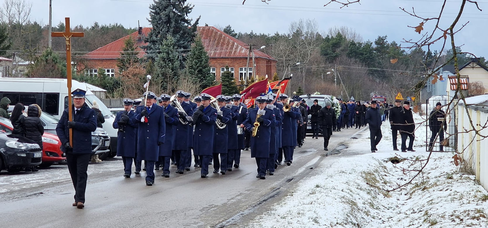 Pogrzeb sierżanta Kamila Zasady. Tragicznie zmarłego policjanta żegnały tłumy