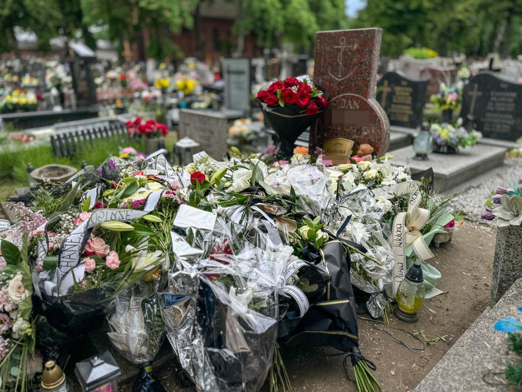 „Cycuś mamusi” z nożem w ręku. Justyna zginęła z ręki syna. Krew była nawet na klatce schodowej