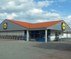 Przed którymi sklepami sieci Lidl zapłacimy za parking?