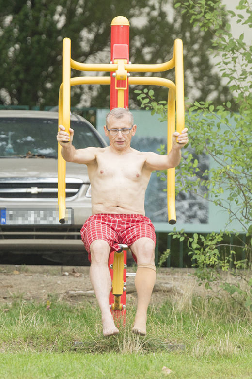 Senator Krzysztof Kwiatkowski. Biega, skacze, ćwiczy, pływa