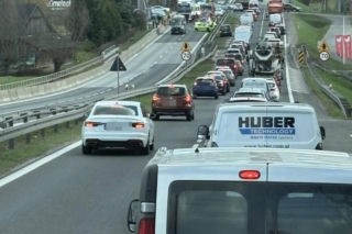 Zderzenie busa z osobówką na Zakopiance! Pięć osób rannych