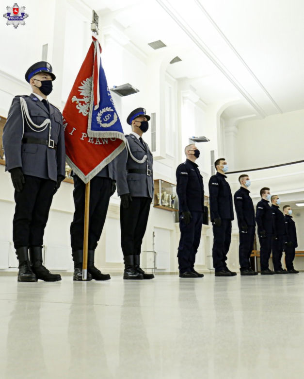 NOWI POLICJANCI w Lubelskiem. 49 funkcjonariuszy złożyło ślubowanie [ZDJĘCIA]