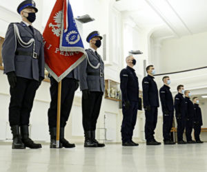 NOWI POLICJANCI w Lubelskiem. 49 funkcjonariuszy złożyło ślubowanie [ZDJĘCIA]