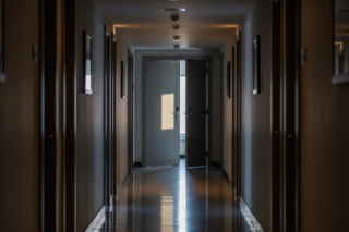 Policjant oskarżony o molestowanie w hotelu. Kluczowy dowód zmienił decyzję śledczych?