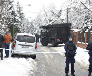 Zwłoki małżeństwa na Targówku. Świadkowie o szturmie antyterrorystów: W życiu czegoś takiego nie widziałem