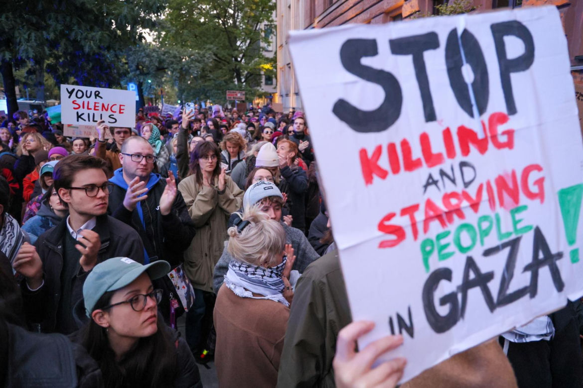 Manifestacja przed siedzibą MSZ w Warszawie (2.10.2025)