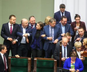 Kontrowersyjni posłowie