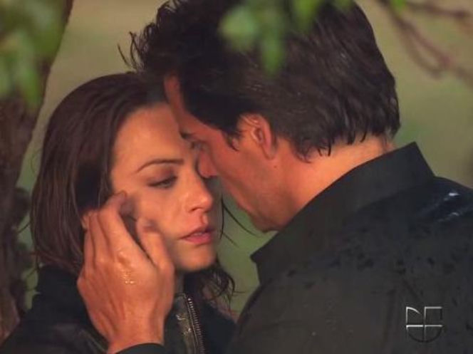 Nieposkromiona miłość odc. 27. Camila ( Silvia Navarro), Daniel (Cristian de la Fuente)