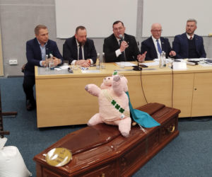 Protest rolników na spotkaniu z ministrem rolnictwa na Uniwersytecie w Siedlcach