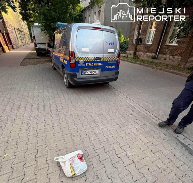 Akcja policyjnych saperów w Pruszkowie przy ul.Ołówkowej.