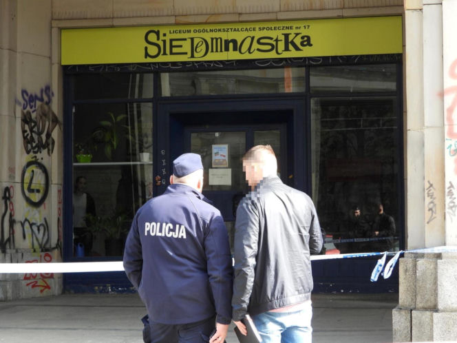 Strzały w centrum Warszawy. Ktoś wziął na cel szkołę