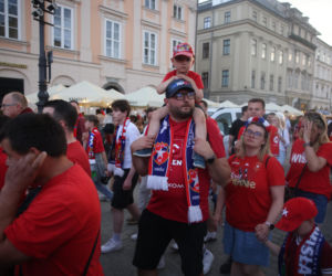 Dramat podczas fety Wisły Kraków. 11-latka trafiona petardą trafiła do szpitala