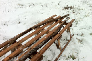 Tragiczny finał kuligu pod Kielcami. 22-latek zginął pod kołami samochodu