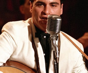 Joaquin Phoenix jako Johnny Cash