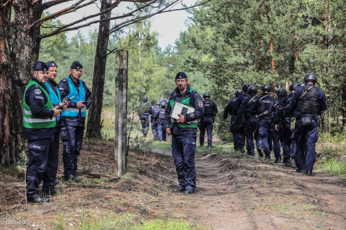 Policjanci z Rzeszowa jak z filmu Patryka Vegi. Zobaczcie zdjęcia z poligonu 