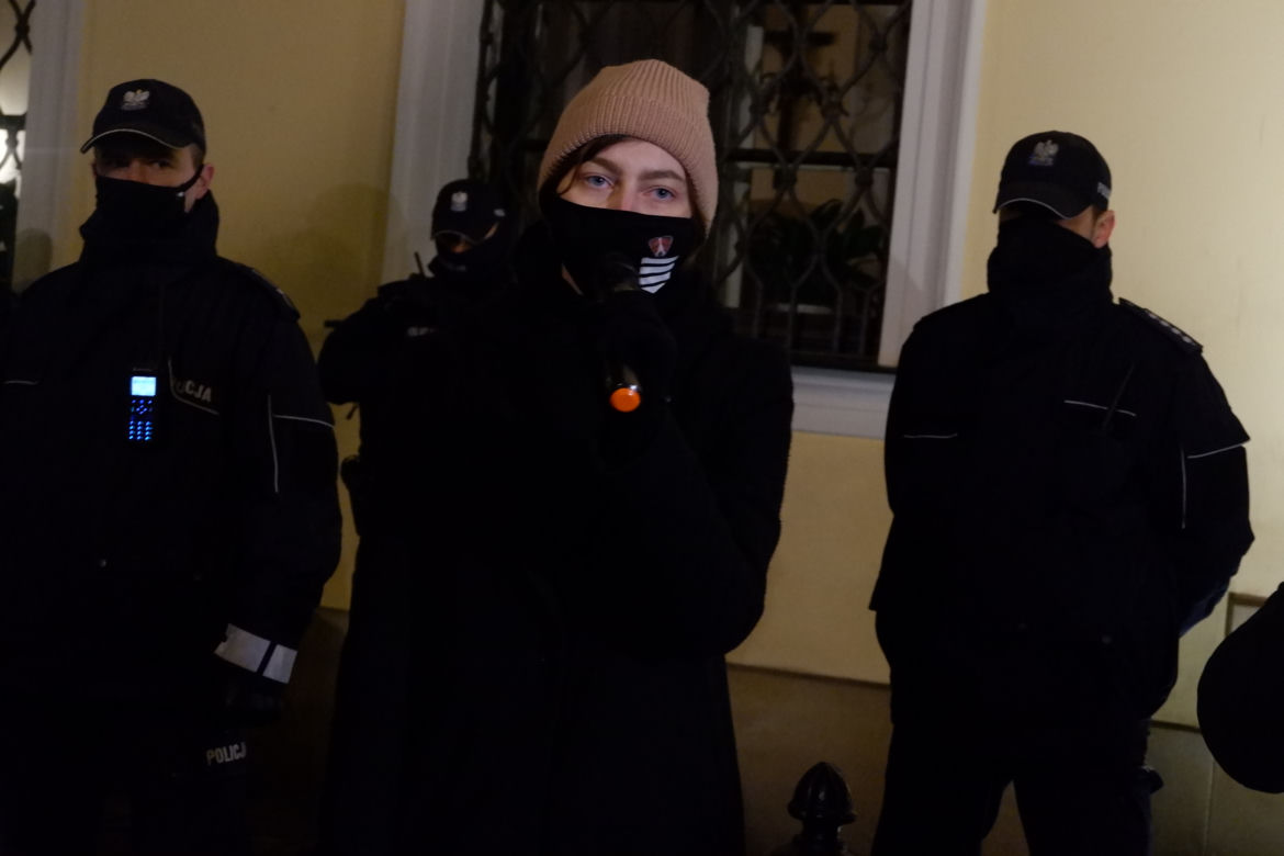 Tysiące osób protestowało w Krakowie po publikacji uzasadnienia wyroku w sprawie aborcji