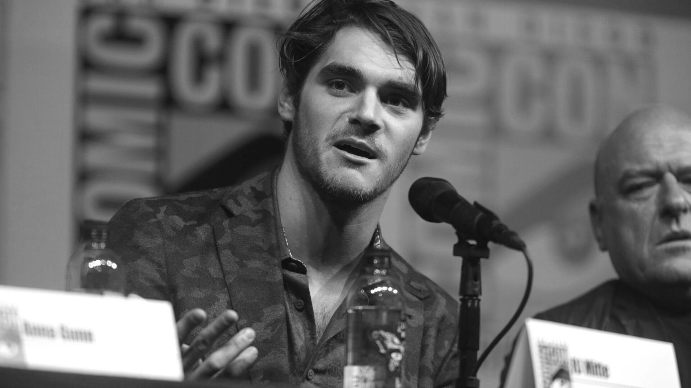 RJ Mitte (ur. 21 sierpnia 1992 w Jackson, zm. 12 października 2026 w Brownsville)
