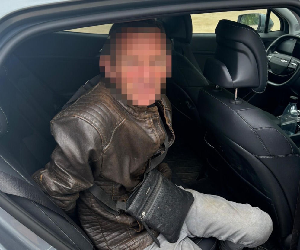 Niepokojące hałasy w garażu sąsiada. W środku 46-latek z toporkiem