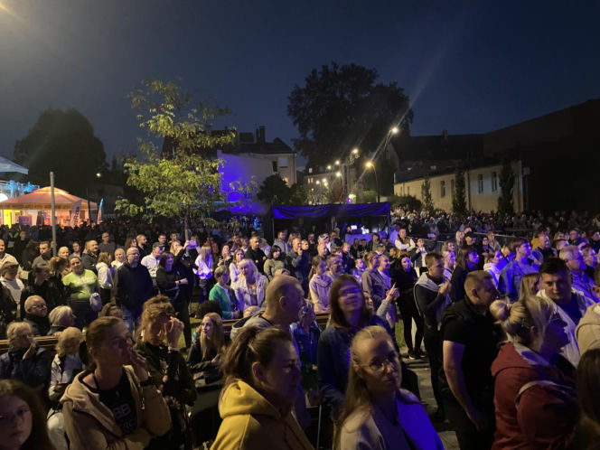 Winobranie 2024. Na małej scenie wystąpił Jeden Osiem L