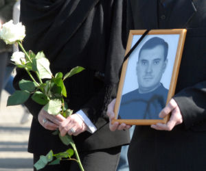 Koszmarna strzelanina w Sieradzu. Strażnik więzienny zabił trzech policjantów. Mija 15 lat od tragedii 