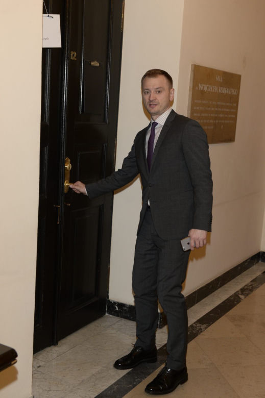 Poseł PO mnie skopał i zwyzywał! Iwona Arent, Sławomir Nitras