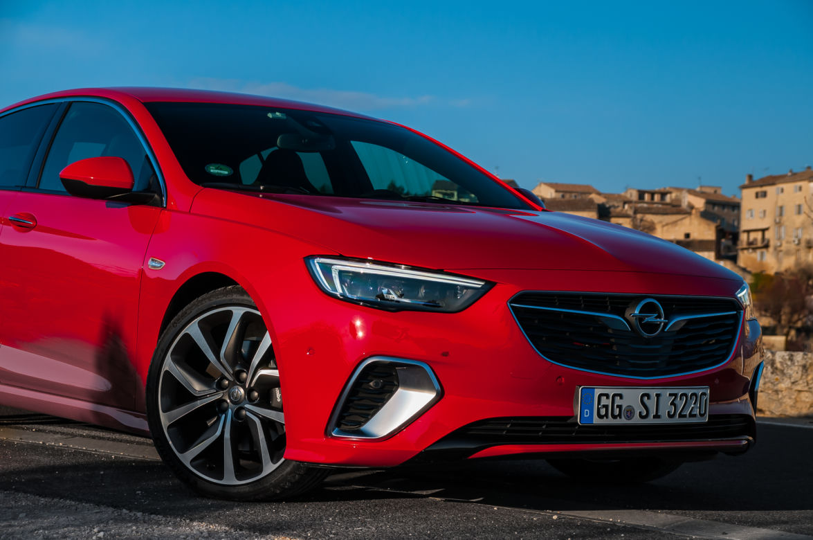 Opel Insignia GSi 2.0 Turbo 260 KM 8AT