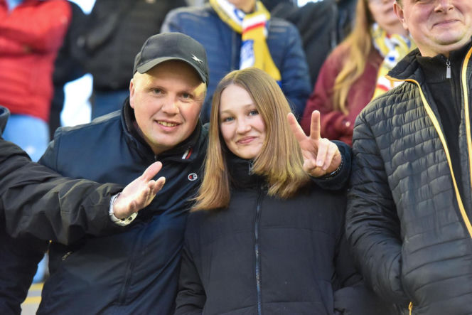 PRES Grupa Dewloperska Toruń - Abramczyk Polonia Bydgoszcz, zdjęcia kibiców i zawodników z pożegnania Adriana Miedzińskiego