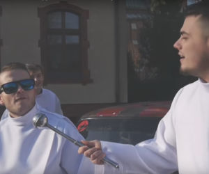 Ministranci nagrali parodię Ronniego Ferrari. Ona by tak chciała służyć ze mną już jest internetowym hitem 
