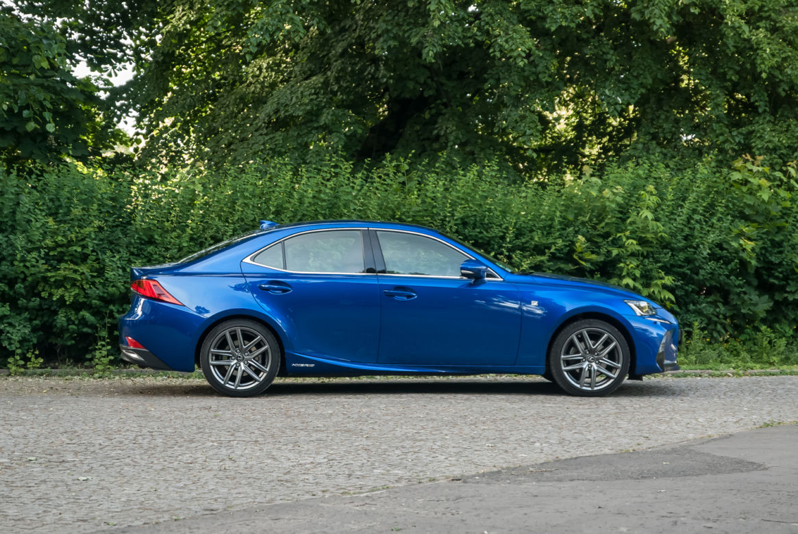 Lexus IS300h F SPORT