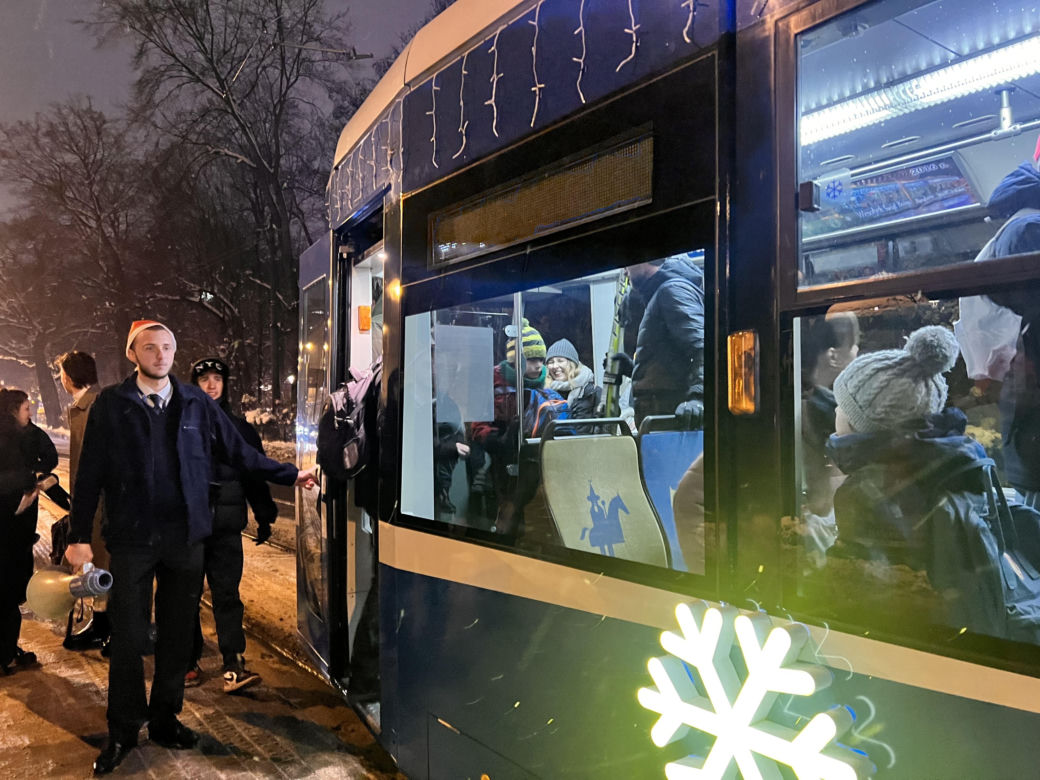Święty Mikołaj jechał w krakowskim tramwaju 