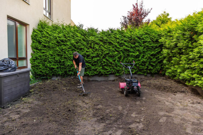 Nowoczesna glebogryzarka ułatwia pracę w ogrodzie na wiosnę