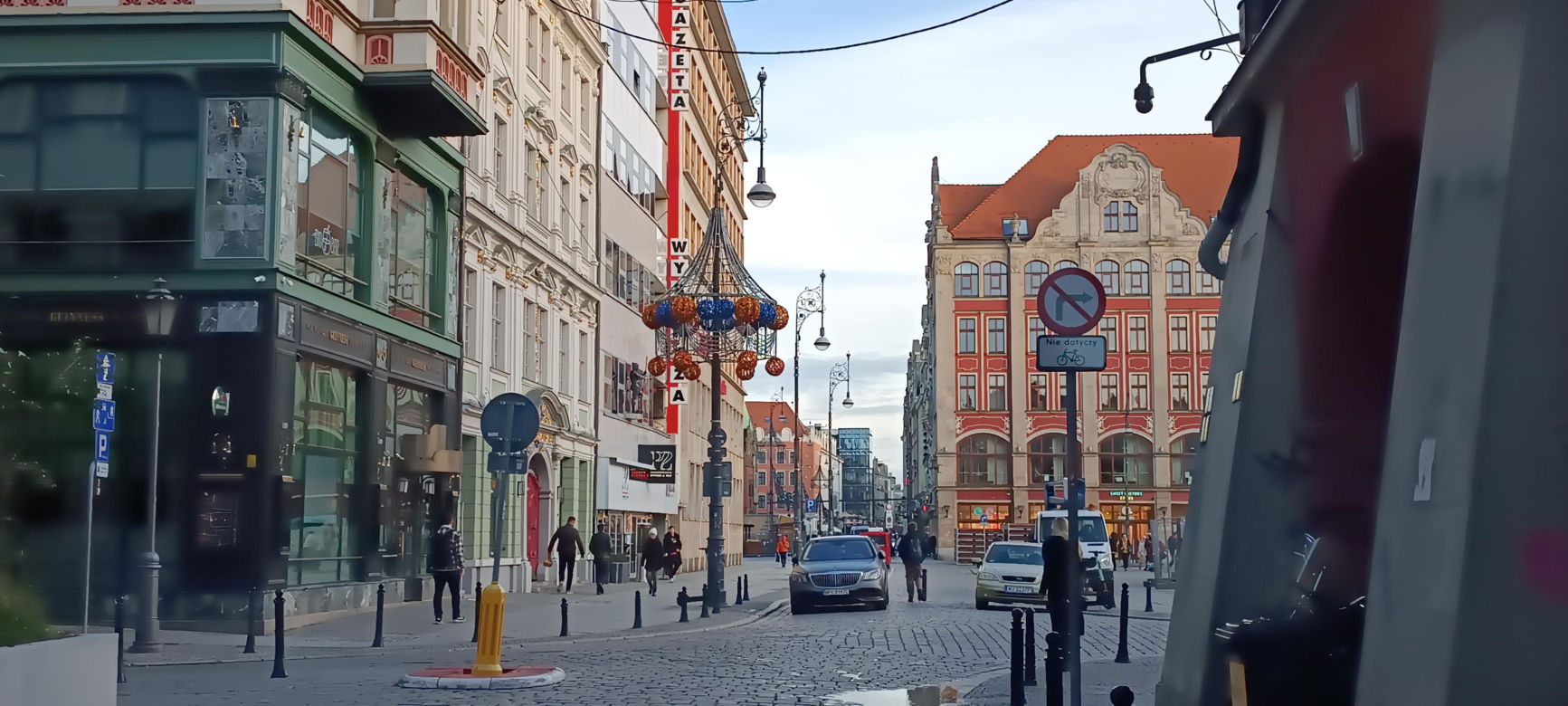 Jarmark Bożonarodzeniowy 2023 we Wrocławiu już się rozkłada. Kiedy się rozpocznie? [ZDJĘCIA]