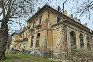 Bałtów. Ta wieś w Świętokrzyskiem zachwyca pałacem na skalę światową. Znajdują się tu też inne cenne zabytki
