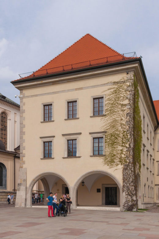 To najpiękniejsza atrakcja turystyczna w Małopolsce według AI. Znajduje się w mieście królów