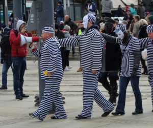 Marsz o wolność w Katowicach. Tak wyglądał liczny protest antycovidowców 