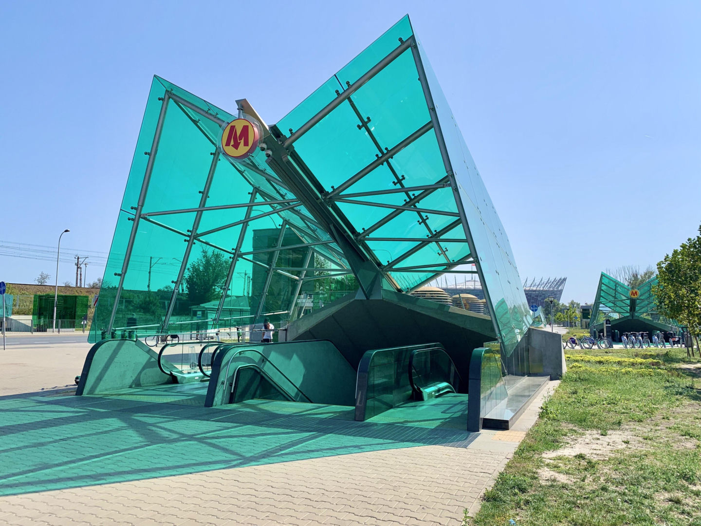 Wejście do stacji metra M2 Stadion Narodowy w Warszawie