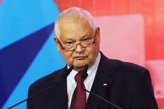 Prezes NBP pod lupą. Czy poparcie dla SAFE 0 proc. zaprowadzi go przed Trybunał Stanu?