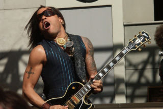 Ma 62 lata, a nadal robi wrażenie. Lenny Kravitz nie wypada z gry